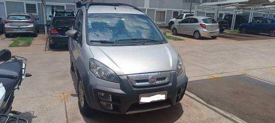 FIAT IDEA 1.8 MPI ADVENTURE 16V FLEX 4P AUTOMATIZADO FIAT IDEA 1.8 MPI ADVENTURE 16V FLEX 4P AUTOMATIZADO